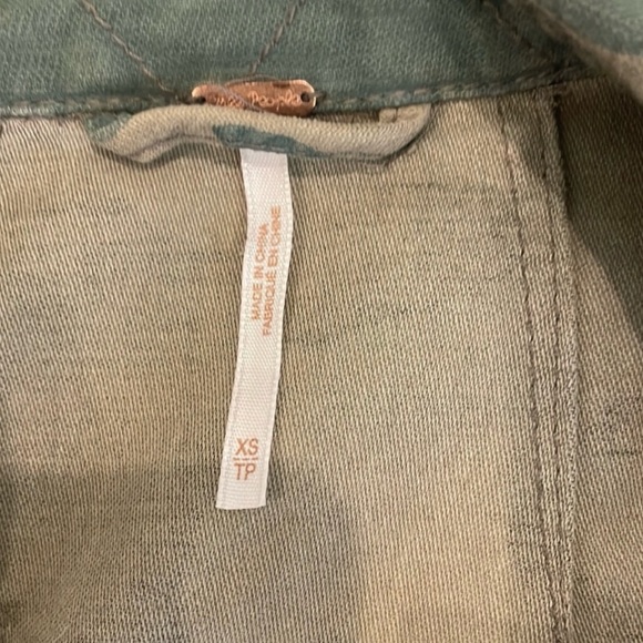 Free people xs camouflage jacket - Picture 4 of 5